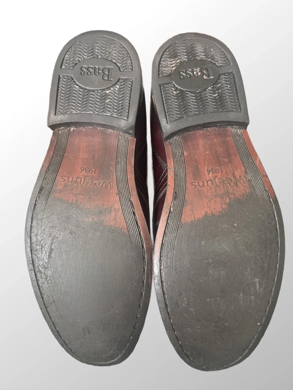 G.H. Bass & Co. Mens Retired Burgundy Clive Tassel Penny Loafers Sz. 9.5